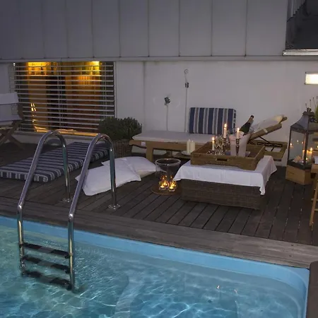 Апартаменти Pavi Apts - Private Rooftop Swimming Pool Любляна