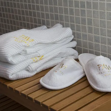 Апартаменти Pavi Apts - Private Rooftop Swimming Pool Любляна