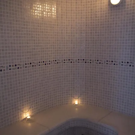 Pavi Apts - Private Rooftop Swimming Pool Apartament *