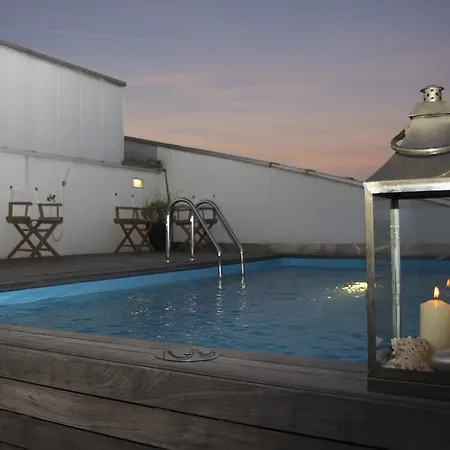 Apartment Pavi Apts - Private Rooftop Swimming Pool