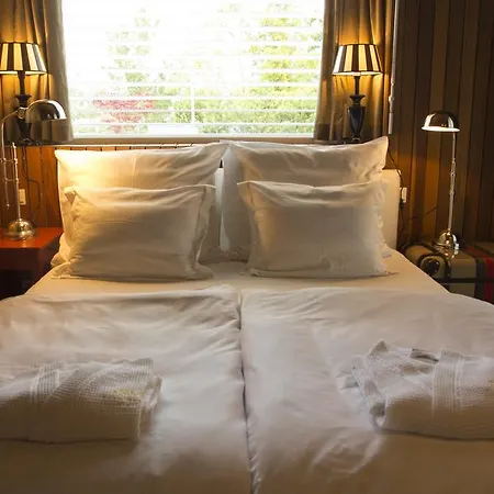 Pavi Apts - Private Rooftop Swimming Pool