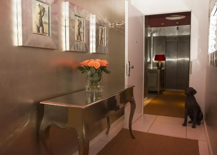 Apartament Pavi Apts - Private Rooftop Swimming Pool