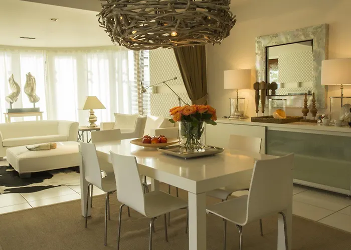 Pavi Apts - Private Rooftop Swimming Pool Apartmán *