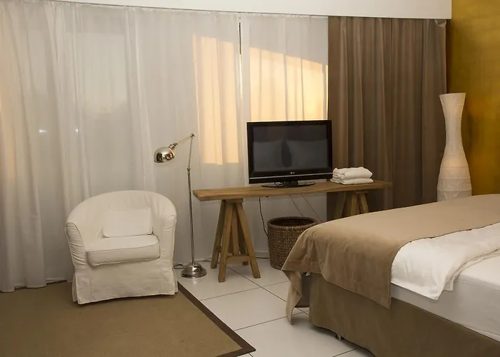 Pavi Apts - Private Rooftop Swimming Pool Apartma *