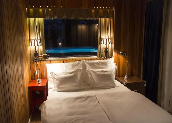 Pavi Apts - Private Rooftop Swimming Pool Apartmán