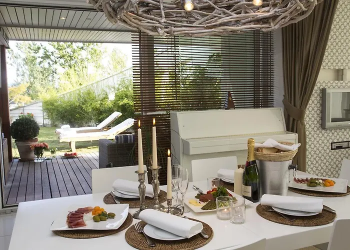 Pavi Apts - Private Rooftop Swimming Pool Apartma