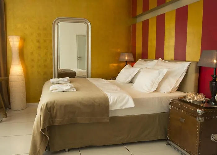 Pavi Apts - Private Rooftop Swimming Pool Apartma