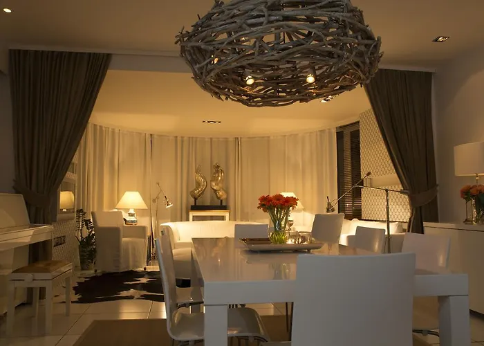 Apartament Pavi Apts - Private Rooftop Swimming Pool