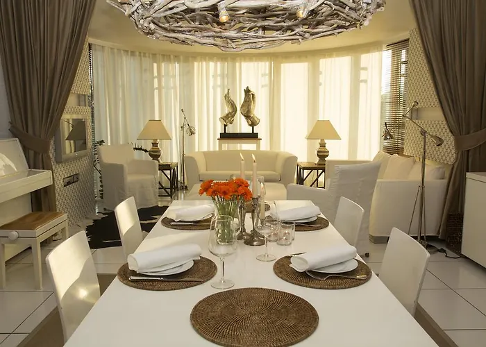 Pavi Apts - Private Rooftop Swimming Pool Apartament