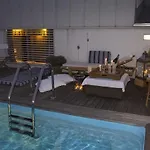 アパート Pavi Apts - Private Rooftop Swimming Pool リュブリャナ