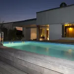 アパート Pavi Apts - Private Rooftop Swimming Pool *