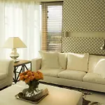 Pavi Apts - Private Rooftop Swimming Pool