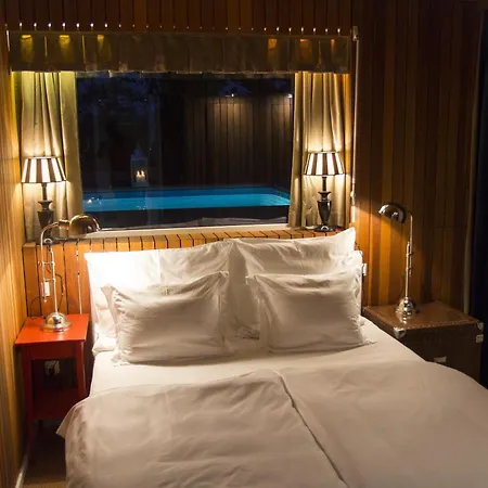 Апартаменты Pavi Apts - Private Rooftop Swimming Pool