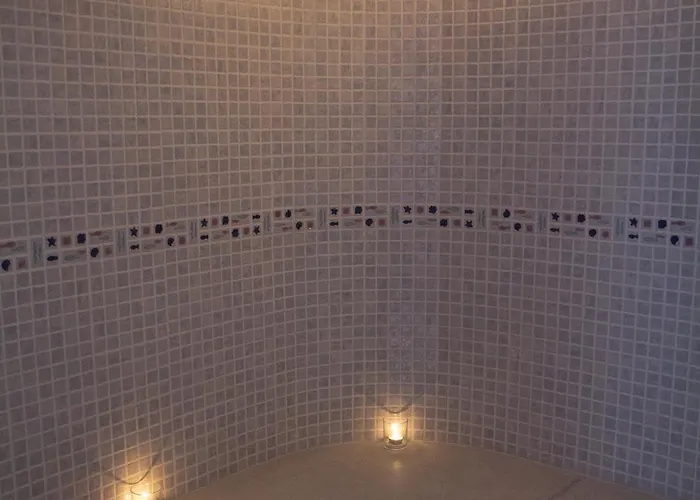 Pavi Apts - Private Rooftop Swimming Pool Апартаменты *